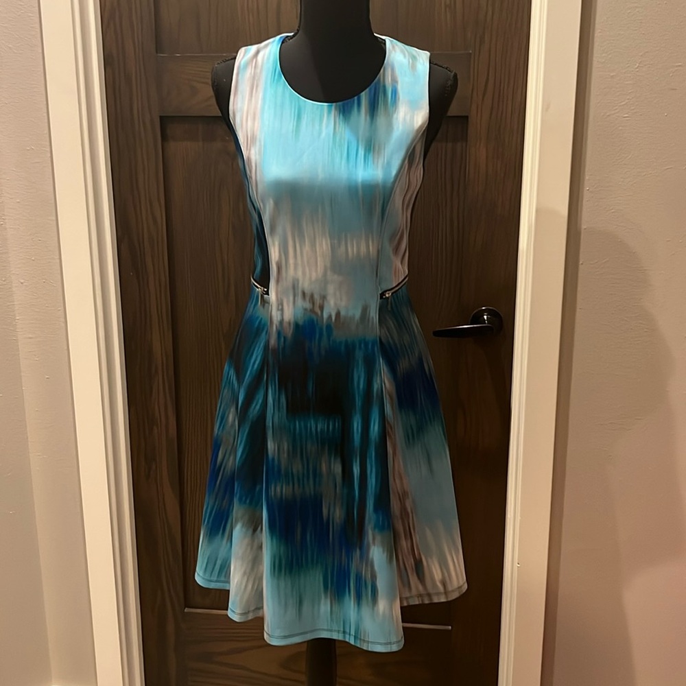 Calvin Klein Size 2 Multi-colored blue dress